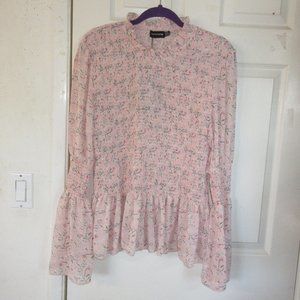 Pretty Little Thing Soft Peach floral top size 14